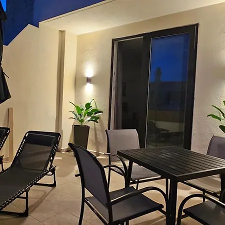 Sea Breeze Penthouse And Terrace Qawra