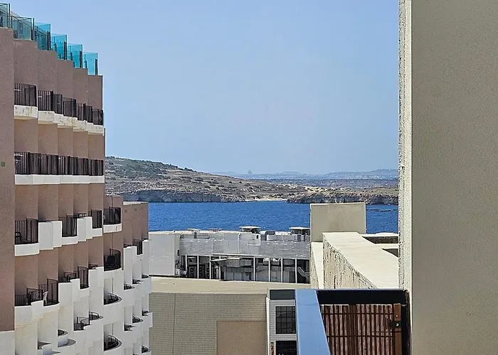 Sea Breeze Penthouse And Terrace Qawra