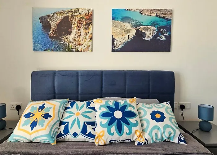 Апартаменты Sea Breeze Penthouse And Terrace Qawra