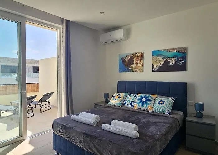 Апартаменты Sea Breeze Penthouse And Terrace Qawra *