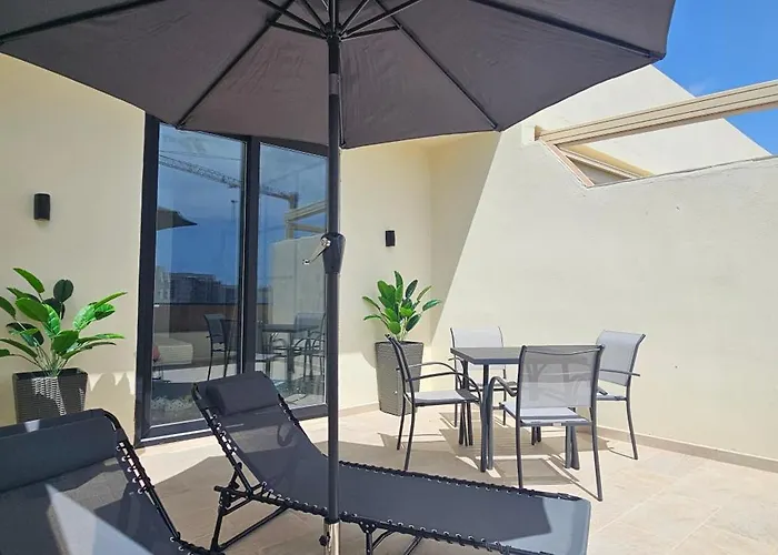 Sea Breeze Penthouse And Terrace Qawra *